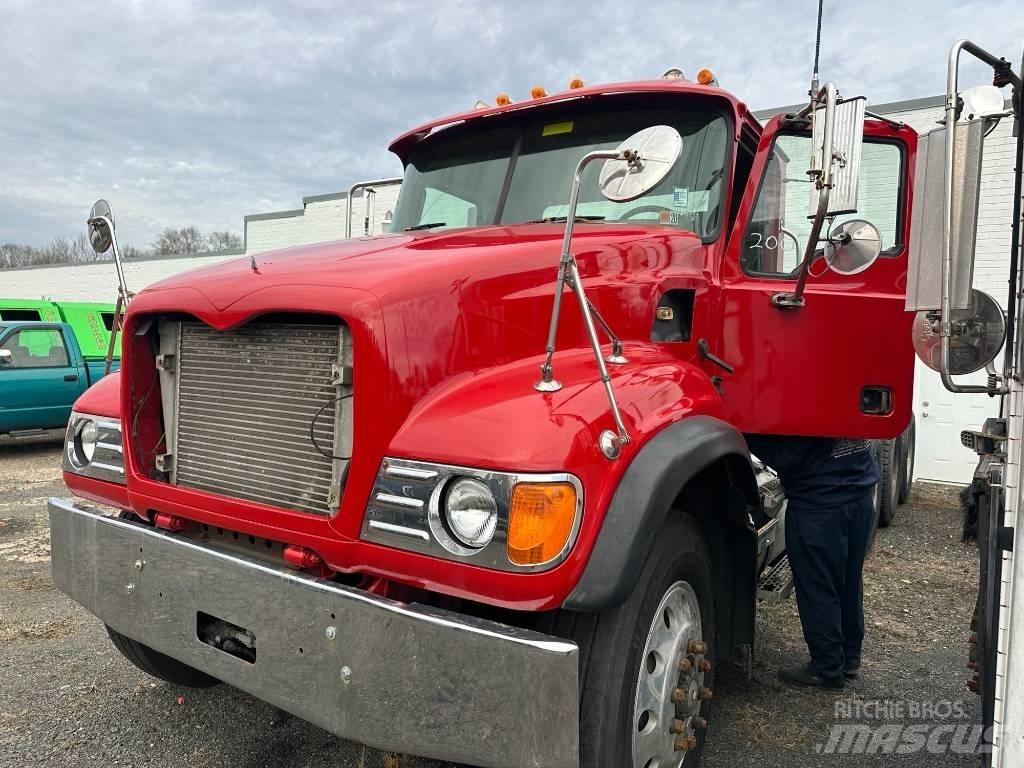 Mack CV 713 可拆卸式卡车