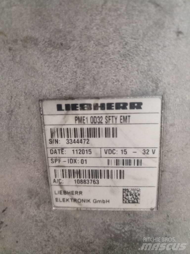 Liebherr R 916 LC 电子设备