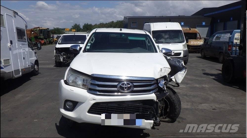 Toyota Hilux 4 皮卡车