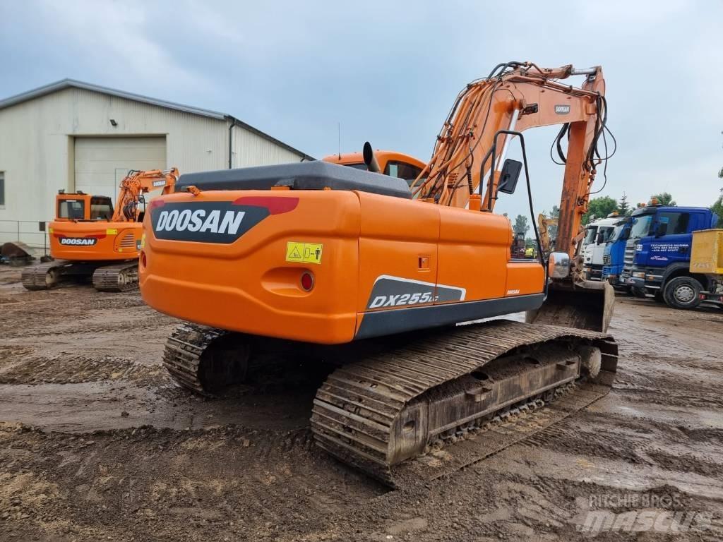 Doosan DX 255 LC 履带挖掘机