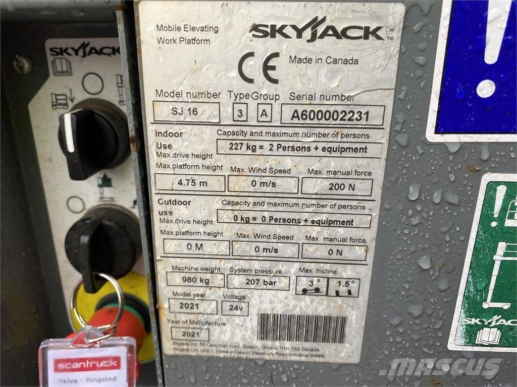 SkyJack SJ16 客货电梯