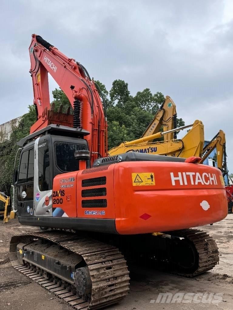 Hitachi ZX 200 履带挖掘机