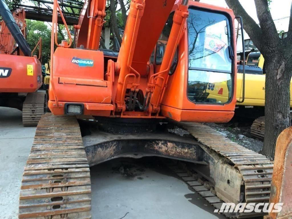 Doosan 220-7 履带挖掘机