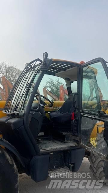 JCB 537-135 伸缩臂叉装车|叉装车
