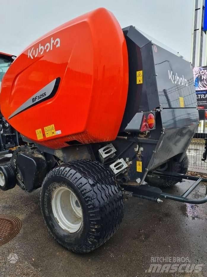 Kubota BF 3255 圆捆打捆机