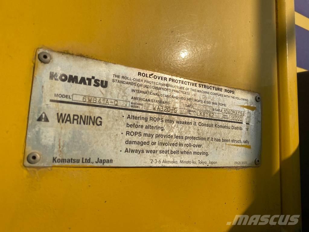 Komatsu WA 320-5 轮式装载机