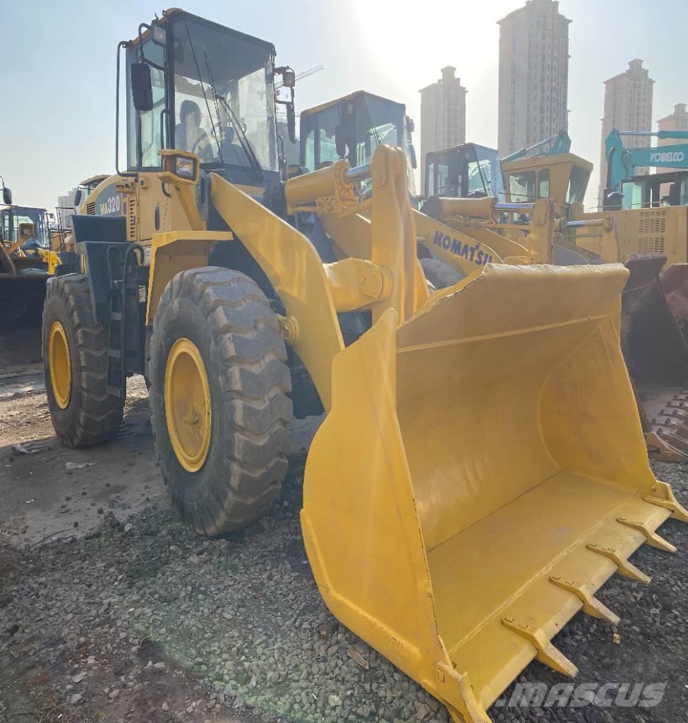 Komatsu WA 320-5 轮式装载机