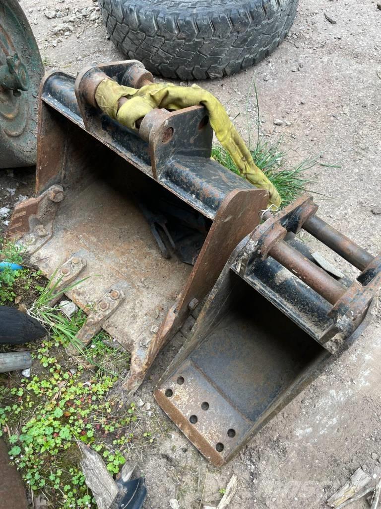 JCB 8026 CTS 小型挖掘机