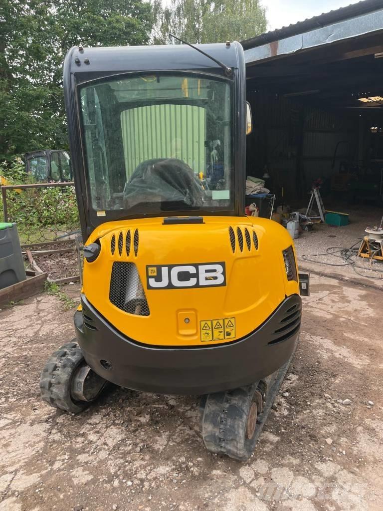 JCB 8026 CTS 小型挖掘机