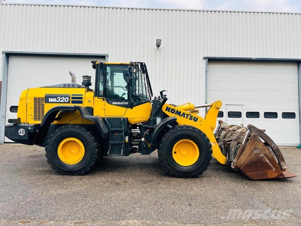 Komatsu WA 320-8 轮式装载机