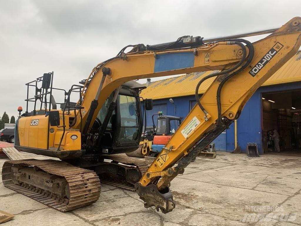 JCB JS130 履带挖掘机