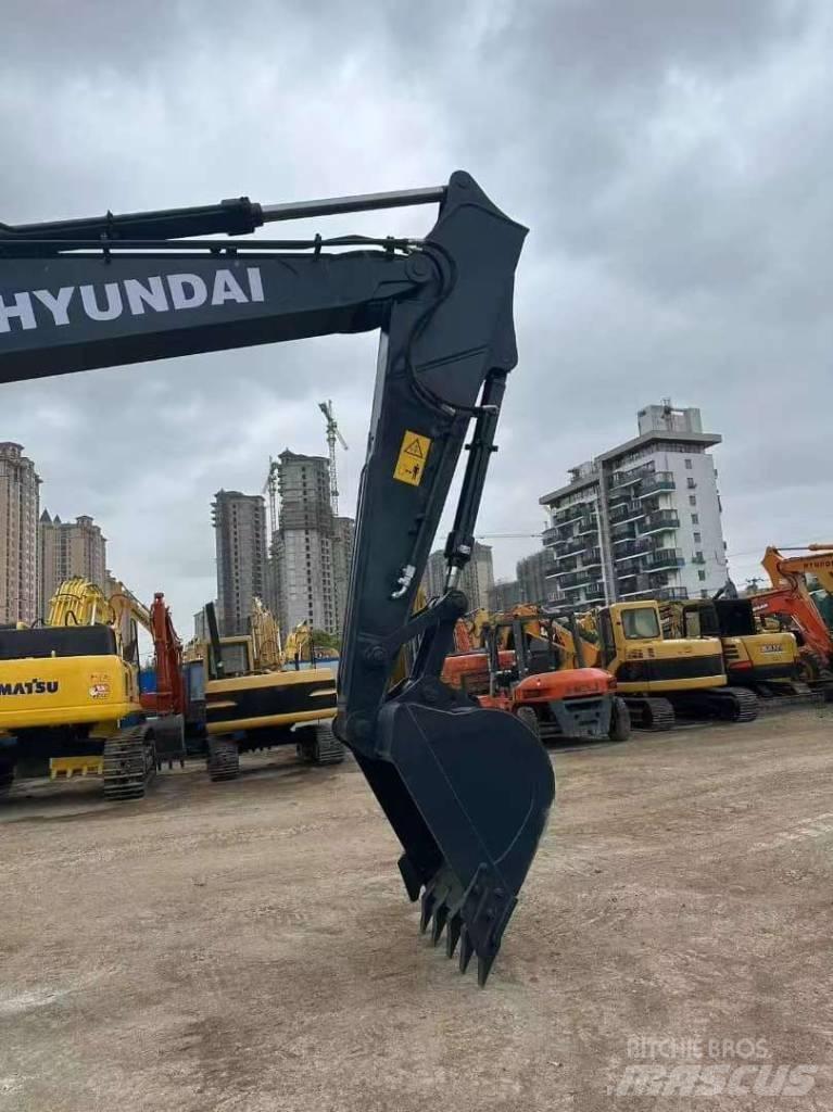 Hyundai 225LC-9T 履带挖掘机