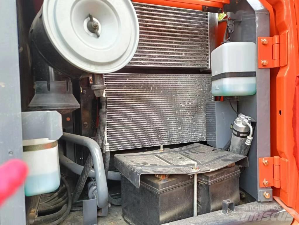 Hitachi ZX 120-6 小型挖掘机