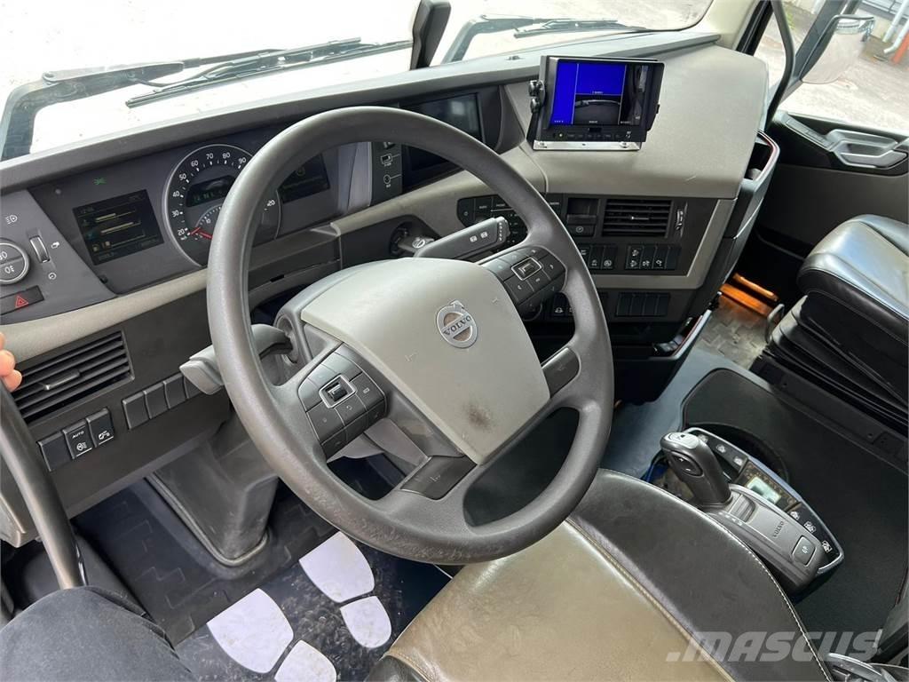 Volvo FH 540 8X4 起重车