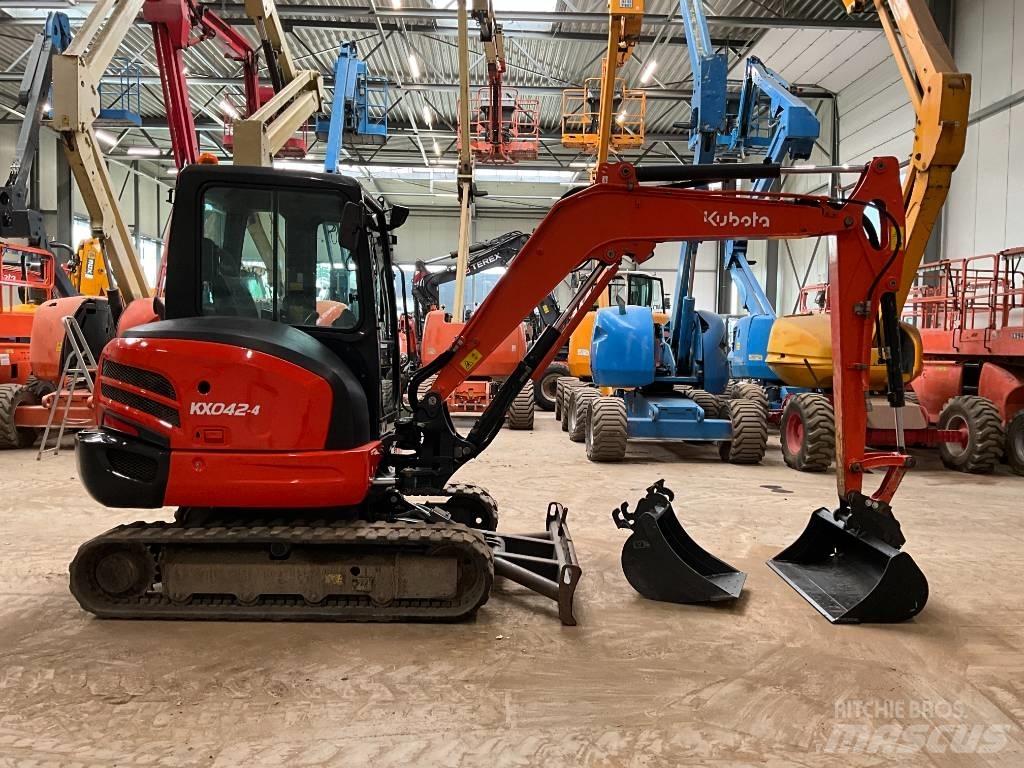 Kubota KX 042-4 小型挖掘机