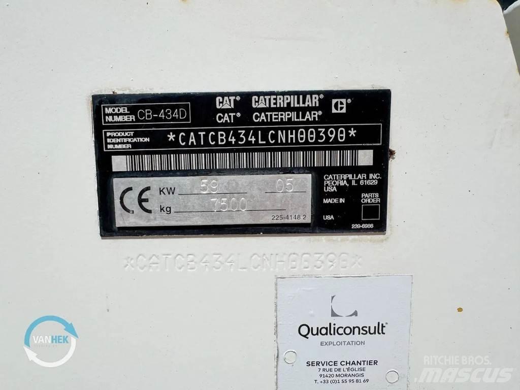CAT CB434D 双轮压路机