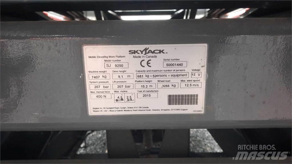 SkyJack 9250RT 剪叉式升降机