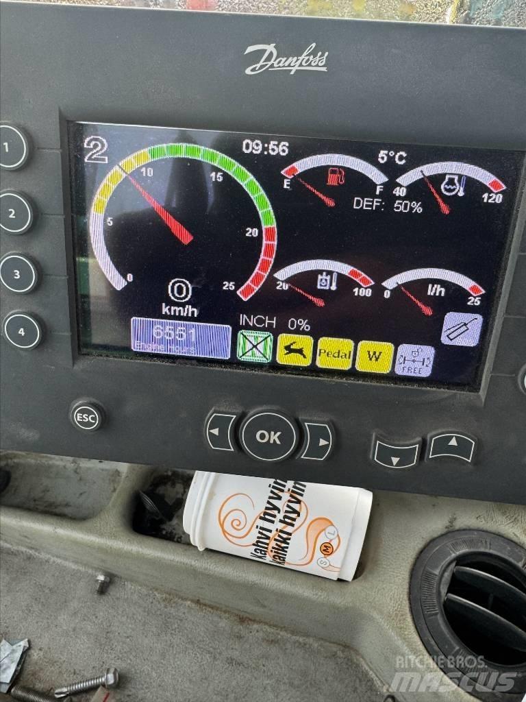 Lännen 8600I 反铲装载机
