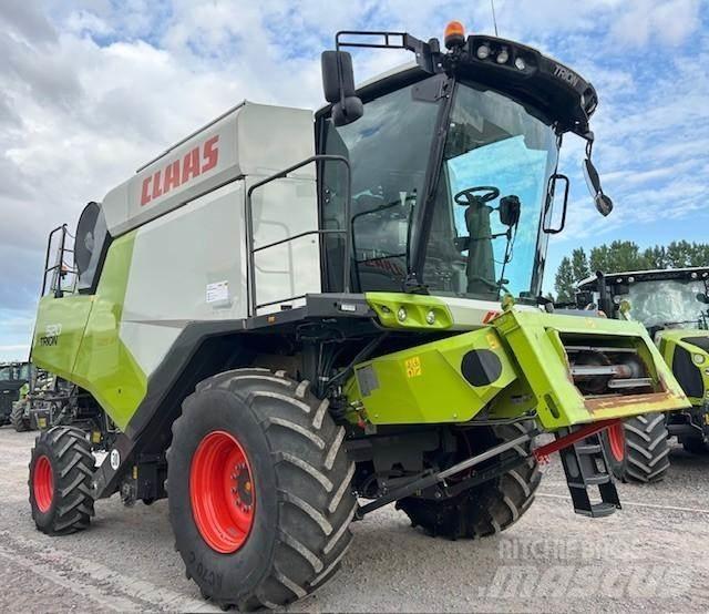 CLAAS TRION 520 联合收割机