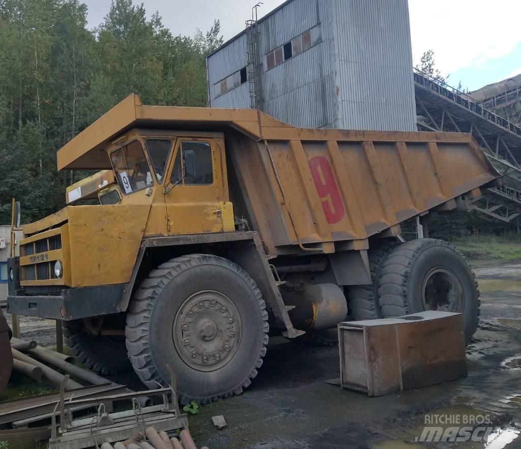 Belaz 7523 刚性自卸车