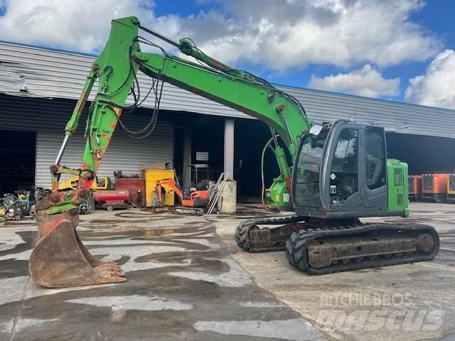 Hitachi ZX 135 履带挖掘机