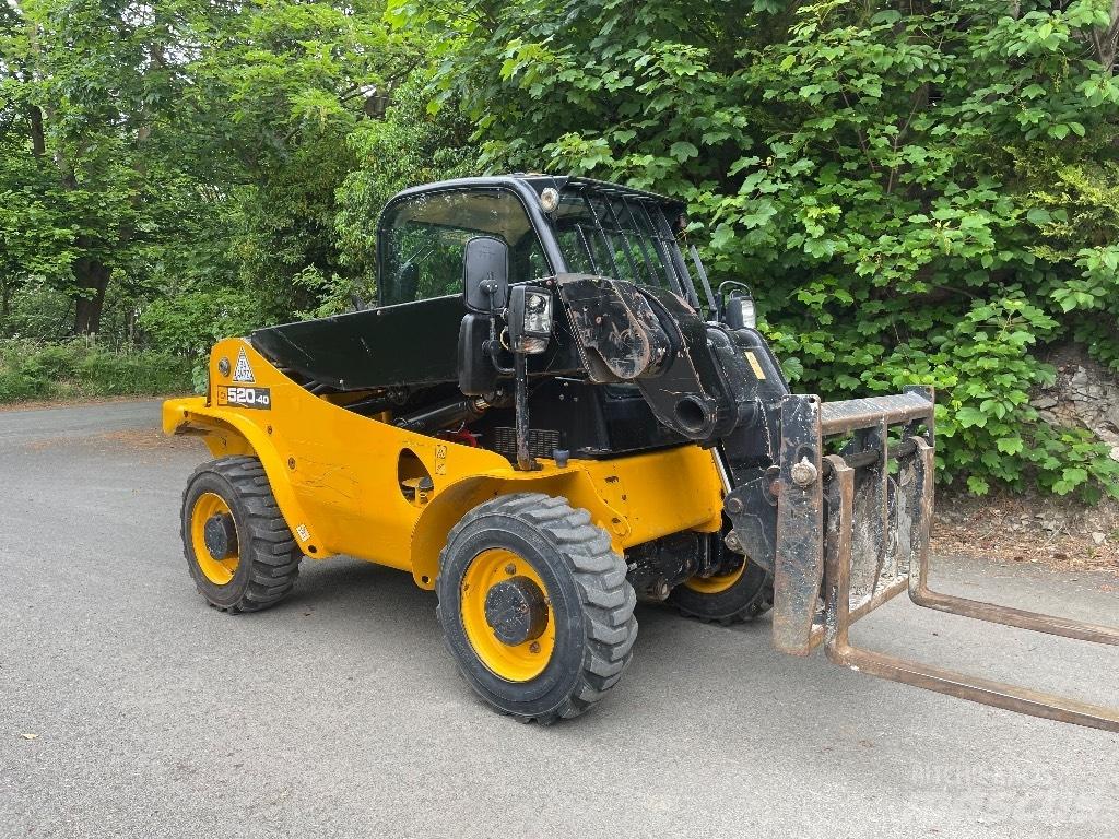 JCB 520-40 伸缩臂叉装车|叉装车