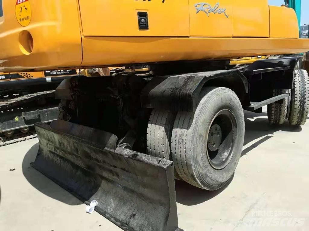 Hyundai R210W-7 轮式挖掘机