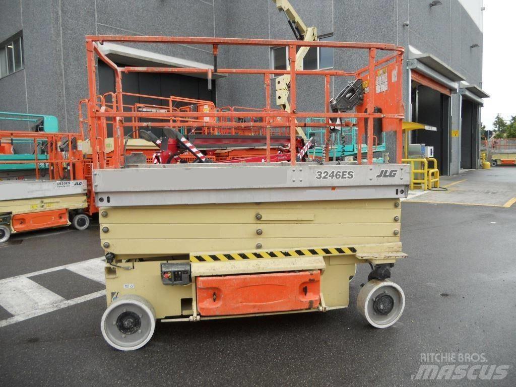 JLG 3246 剪叉式升降机