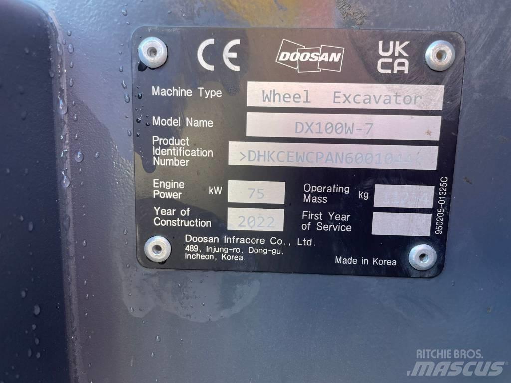 Doosan DX100W-7 轮式挖掘机
