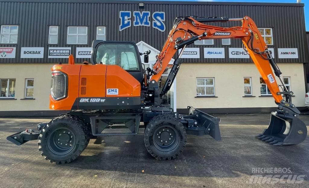 Doosan DX100W-7 轮式挖掘机