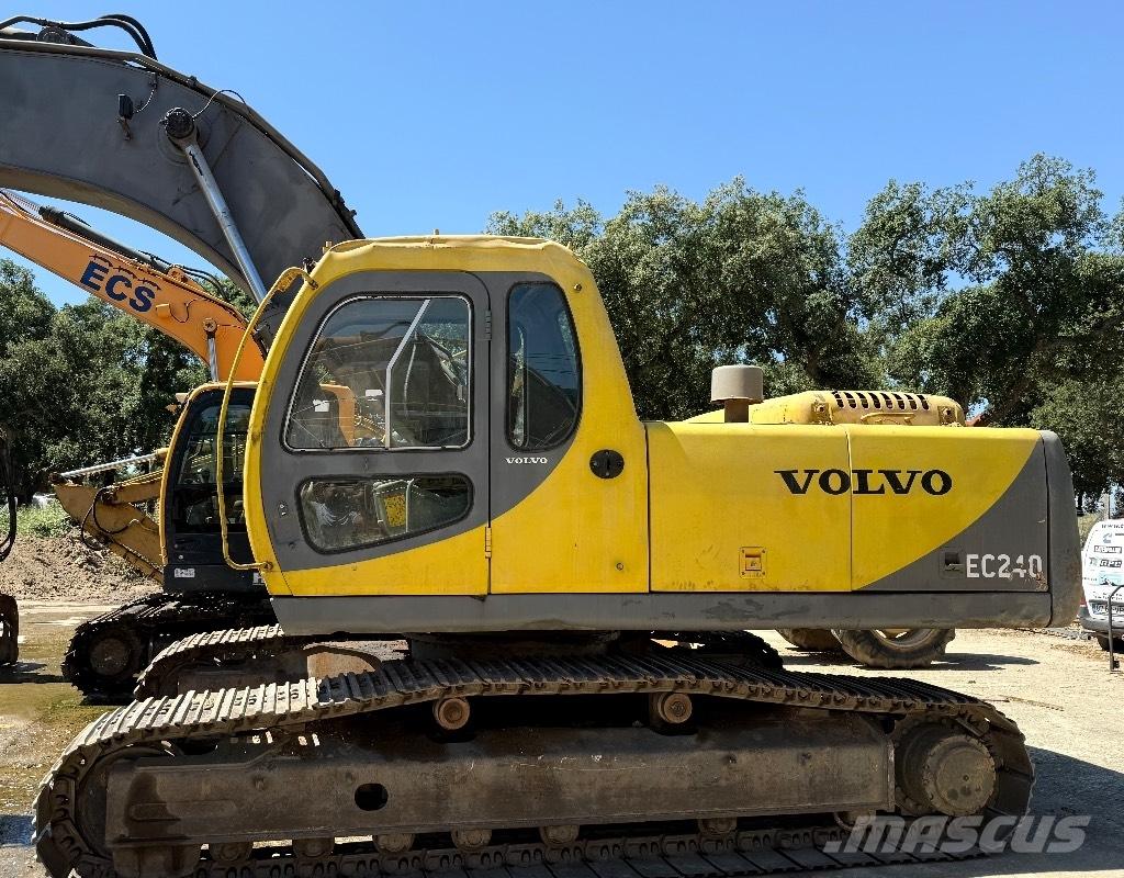 Volvo EC240 长臂挖掘机