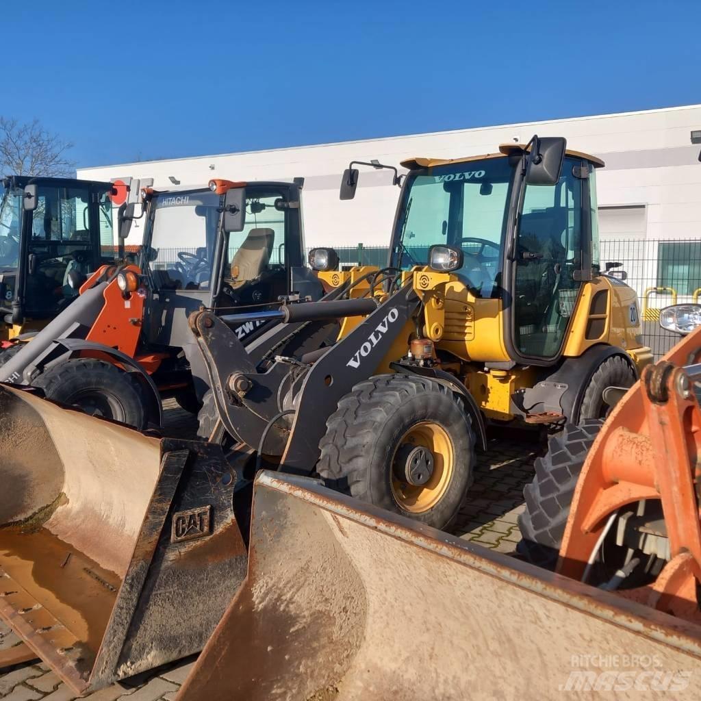 Volvo L 28 F 轮式装载机