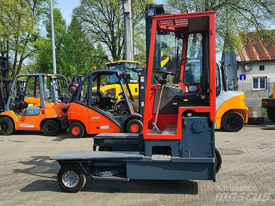 Combilift C4000 四轮前移式叉车