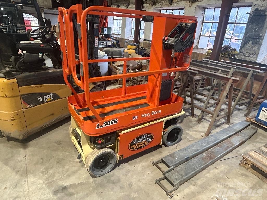JLG 1230 ES 客货电梯