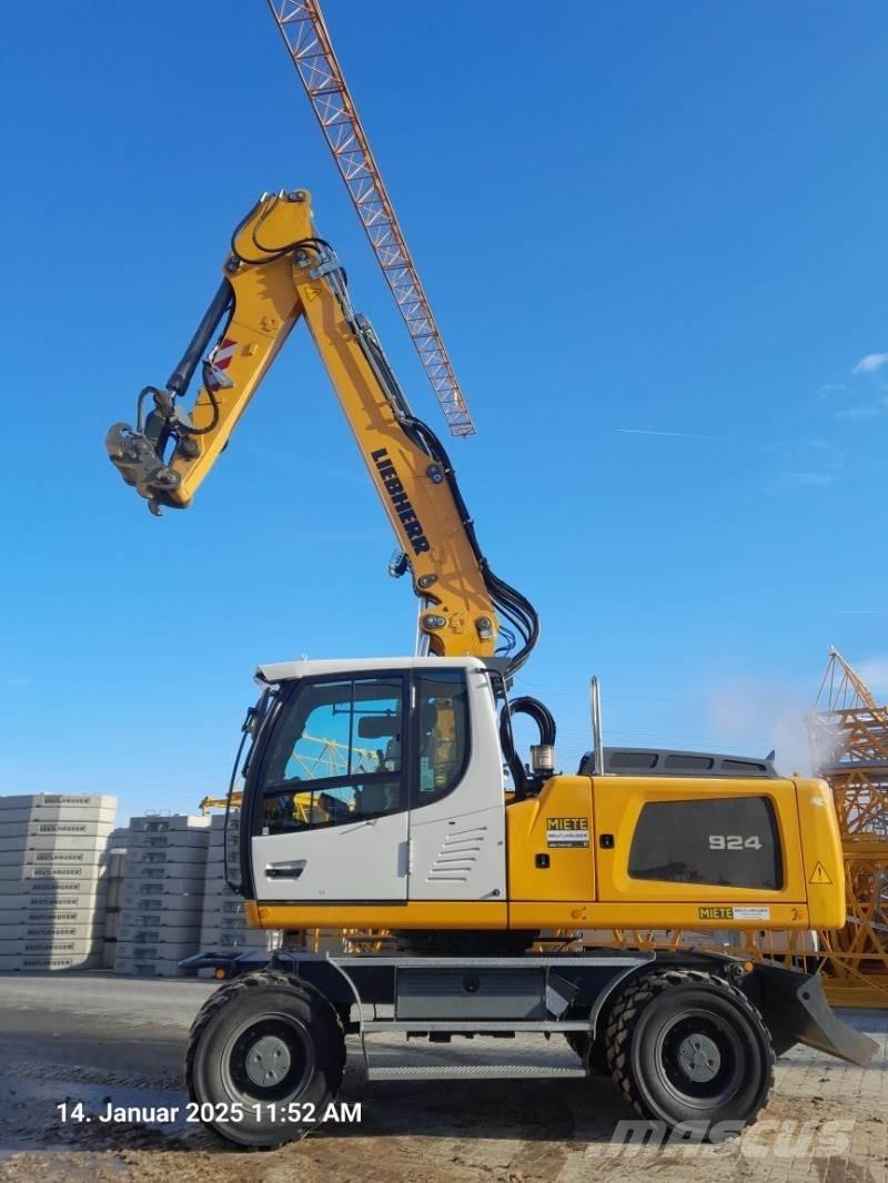 Liebherr A924 轮式挖掘机