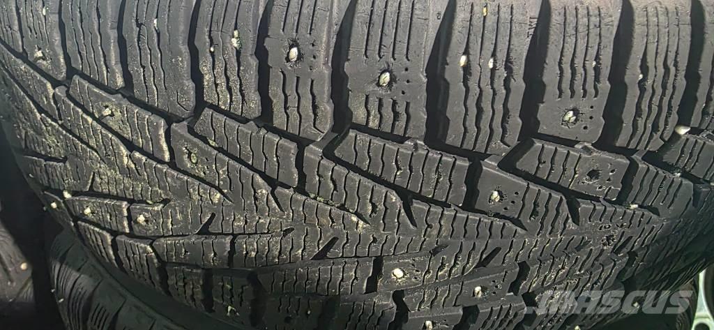 Toyota Hilux 皮卡车