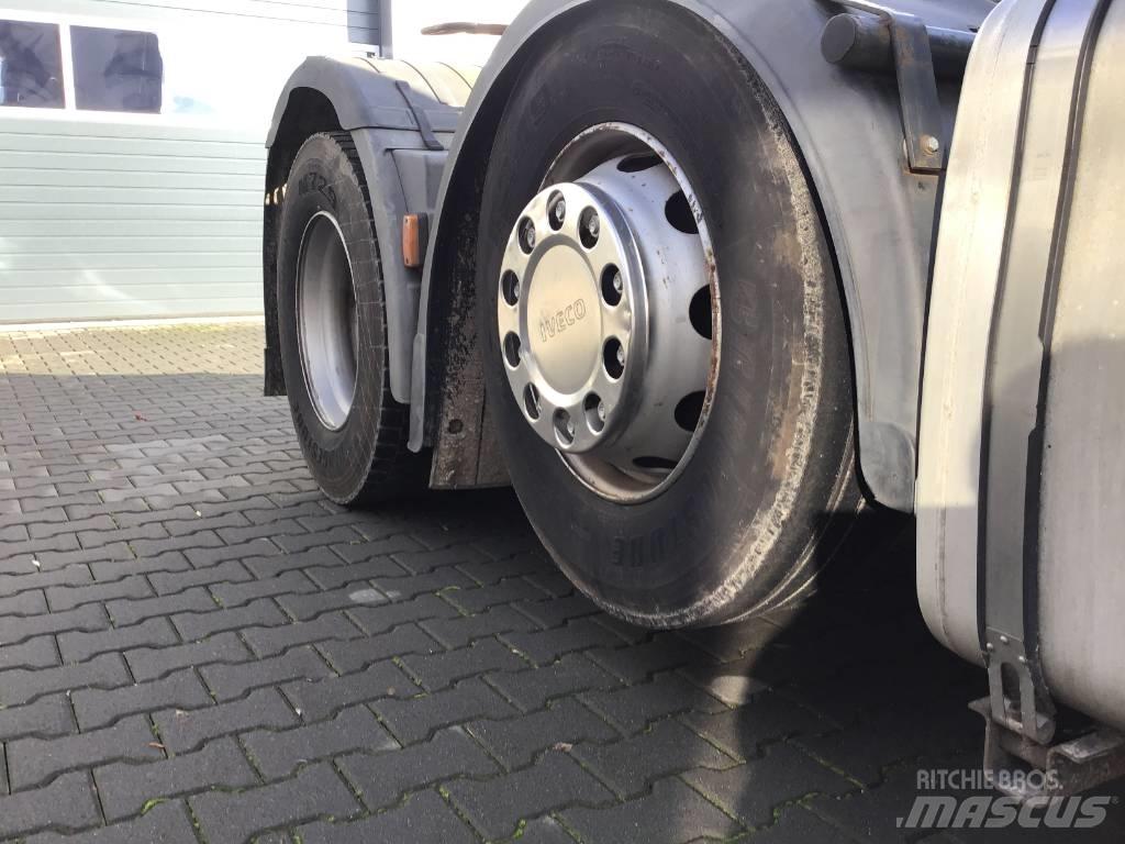 Iveco Stralis 420 牵引车