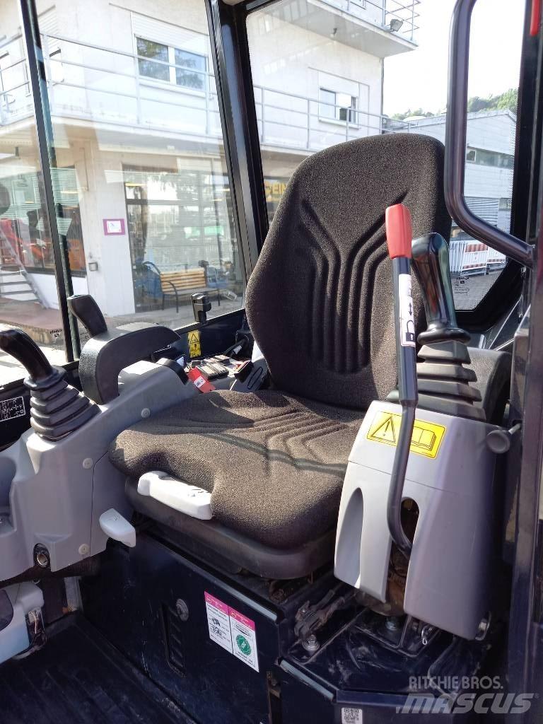 Kubota U 27-4 小型挖掘机