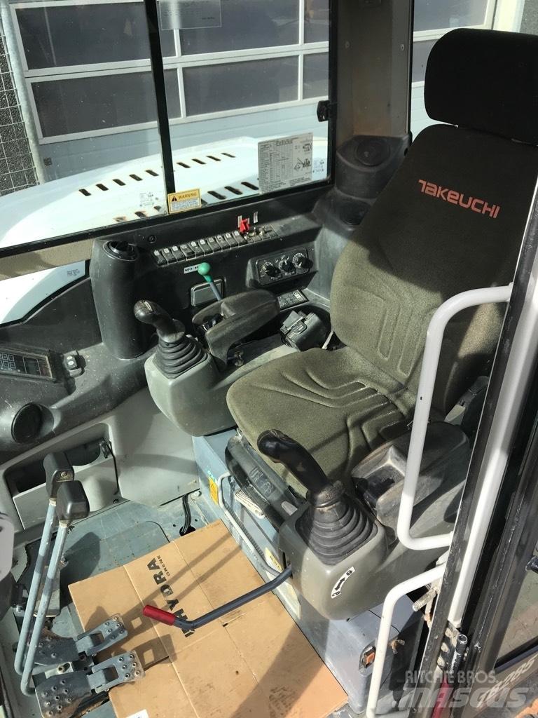 Takeuchi TB285 小型挖掘机