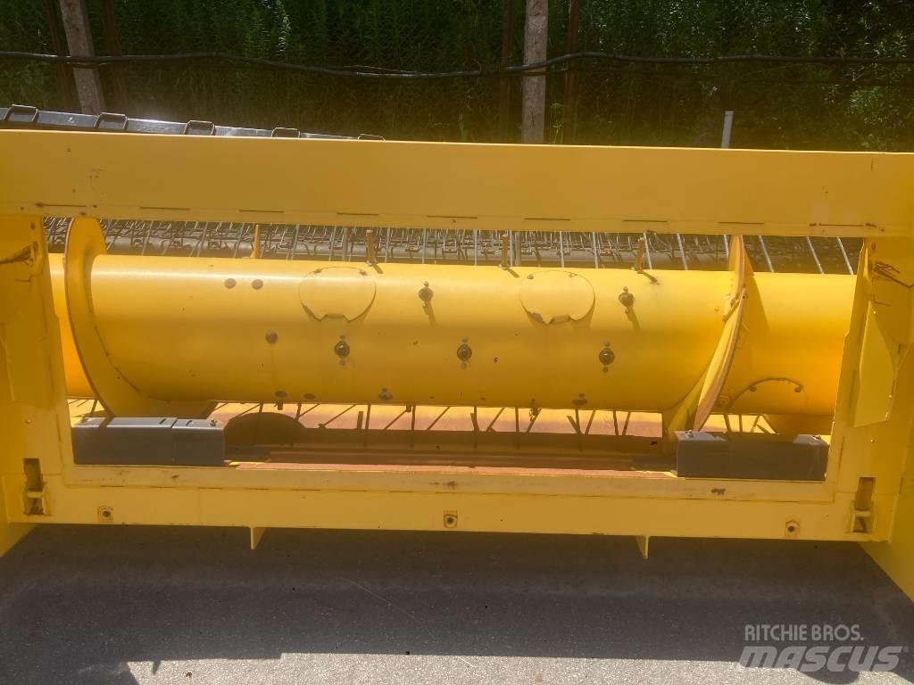 New Holland 790 CP 联合收割机