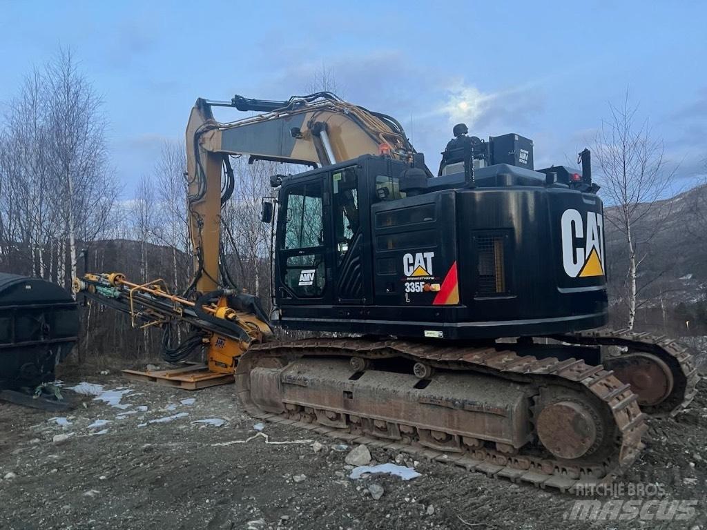 CAT 335 F L CR 钻孔机