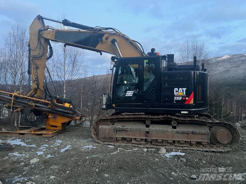 CAT 335 F L CR 钻孔机