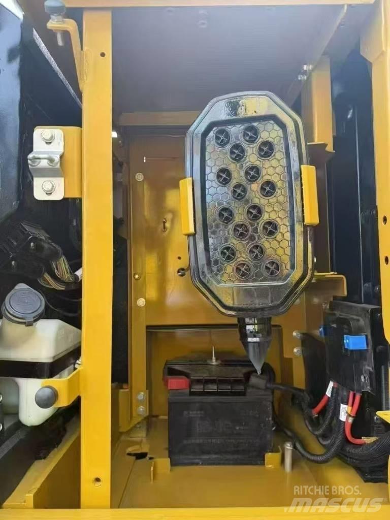 CAT 320 履带挖掘机