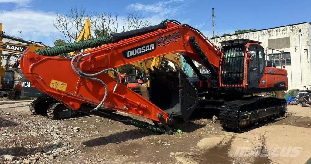 Doosan DX340 履带挖掘机