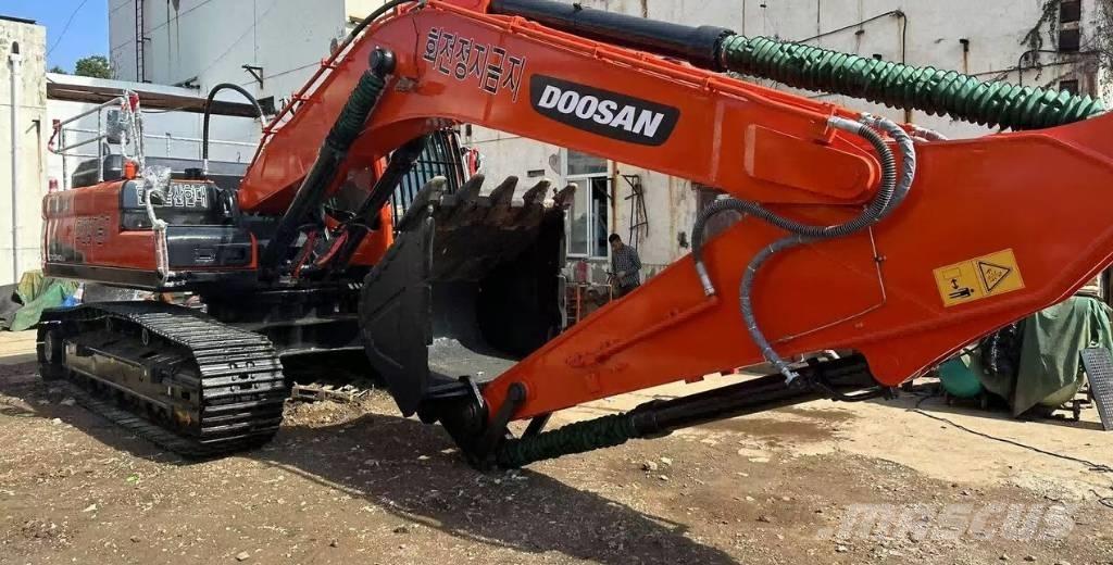 Doosan DX340 履带挖掘机