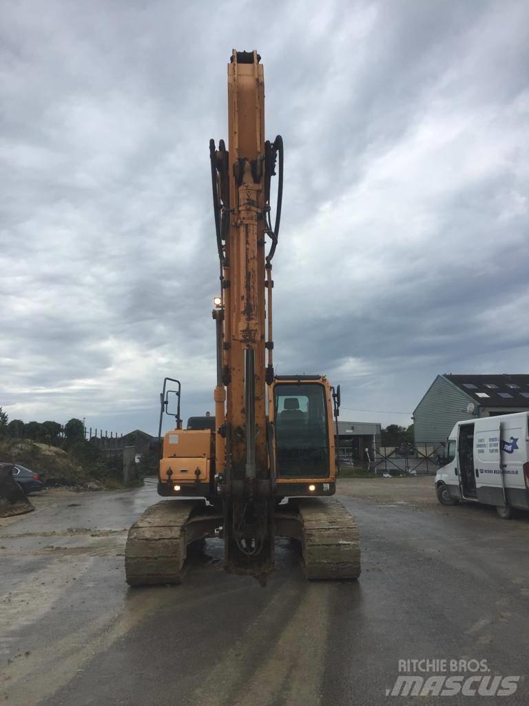 Hyundai Robex 220 LC 履带挖掘机