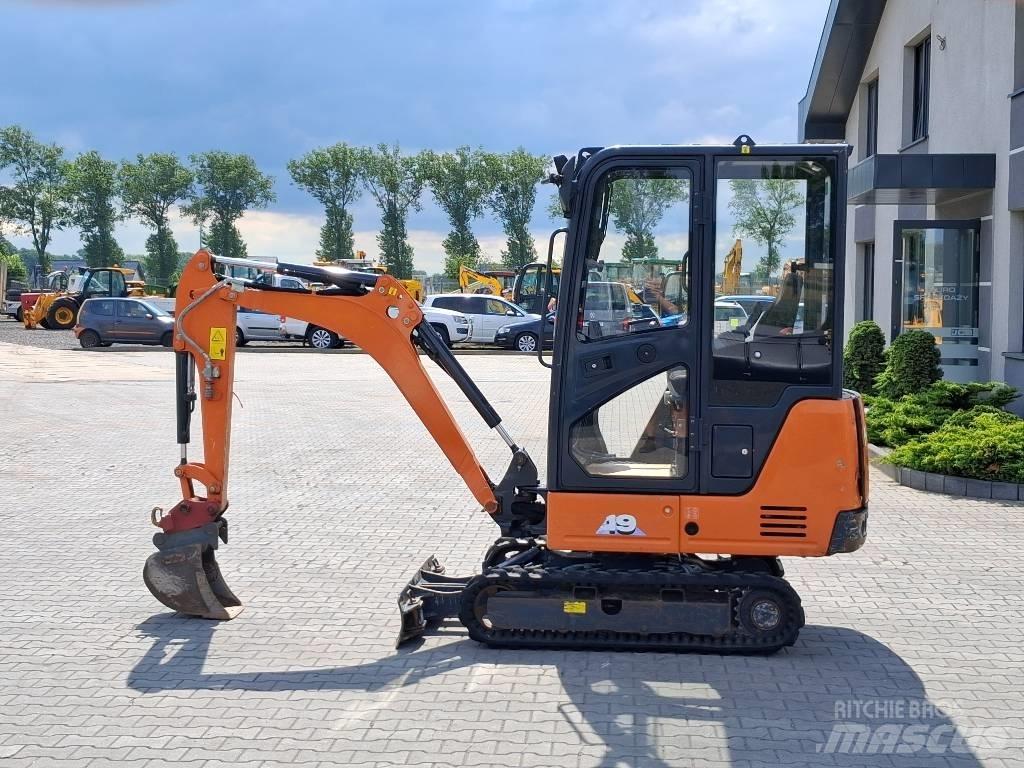 Hitachi ZX 19-6 小型挖掘机