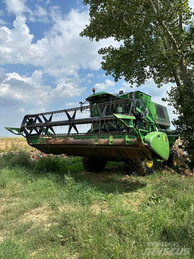 John Deere 1550 CWS 联合收割机