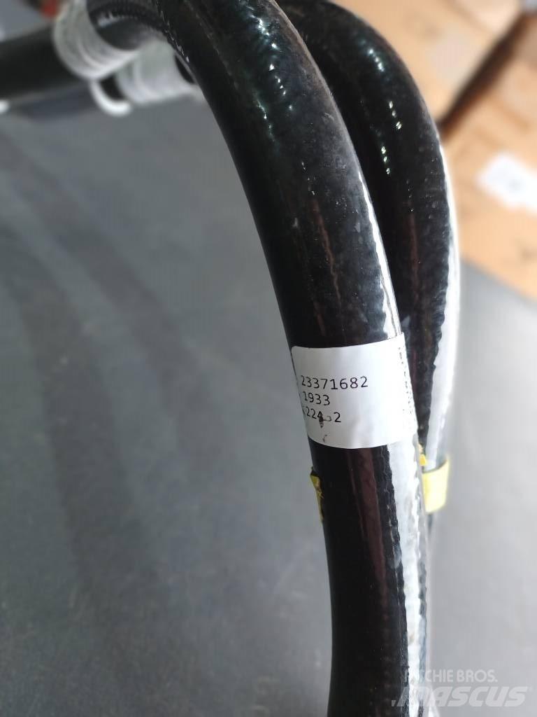 Volvo HOSE 23371682 发动机