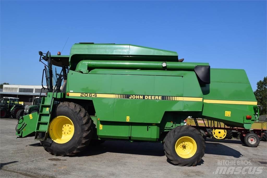 John Deere 2064 联合收割机